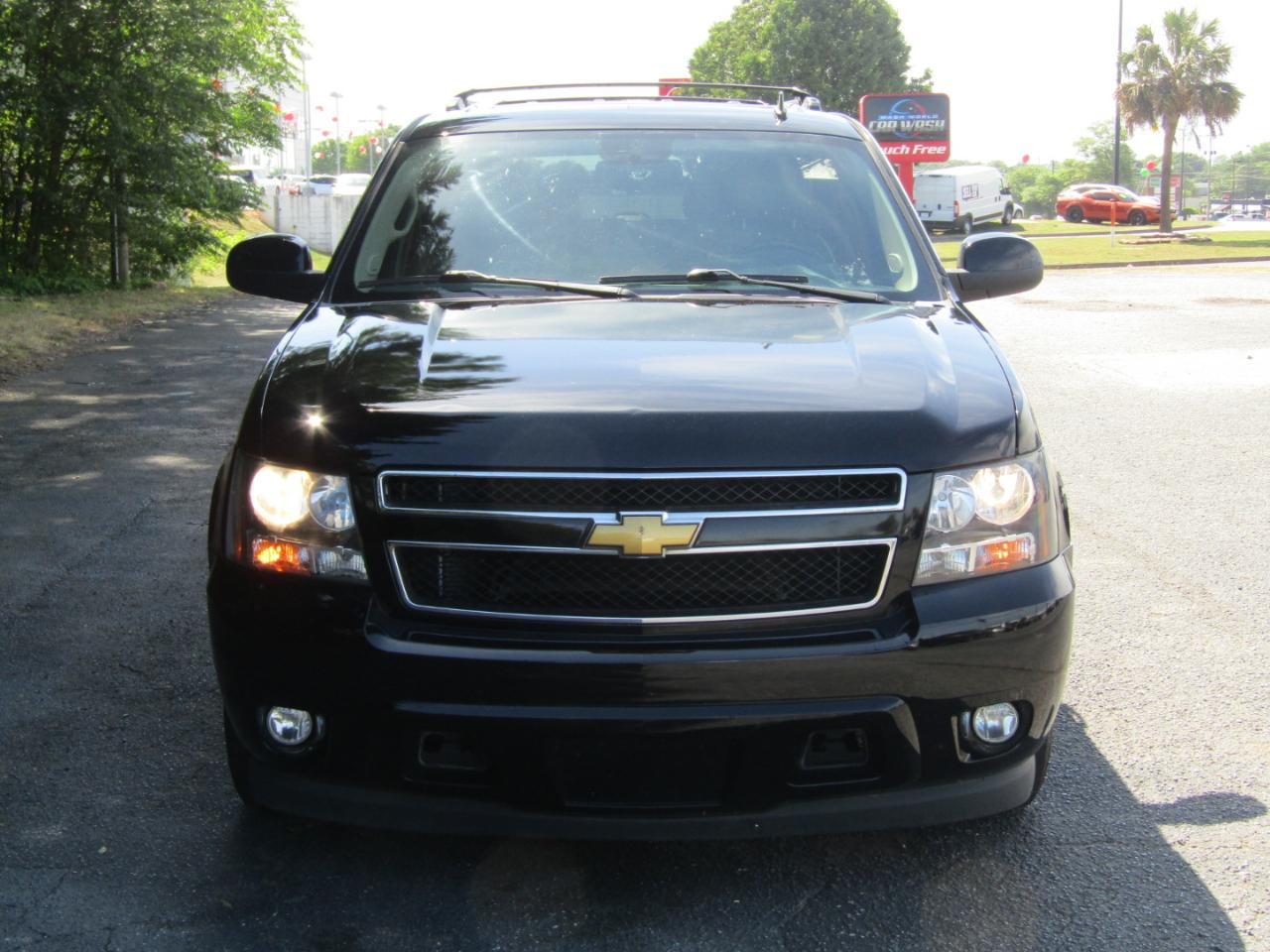 Chevrolet Suburban LT 1500 2WD 2014
