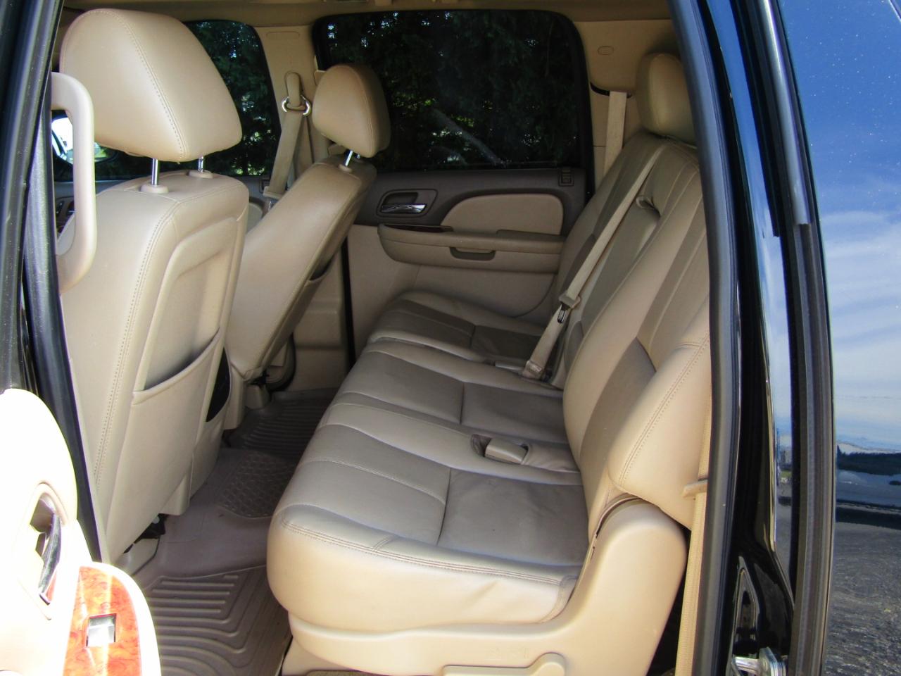 Chevrolet Suburban LT 1500 2WD 2014