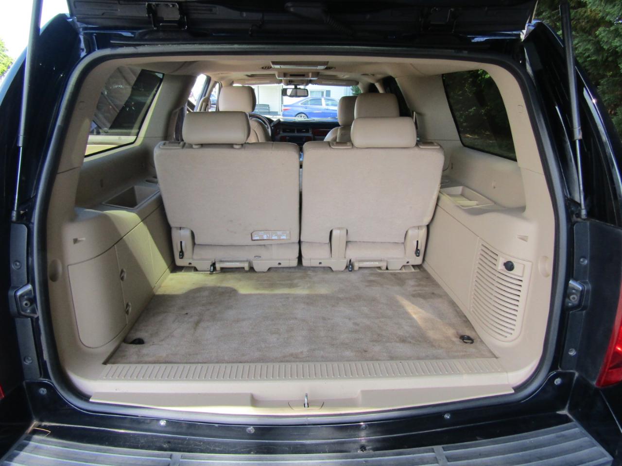 Chevrolet Suburban LT 1500 2WD 2014