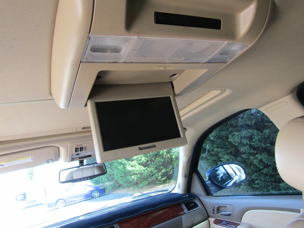 Chevrolet Suburban LT 1500 2WD 2014