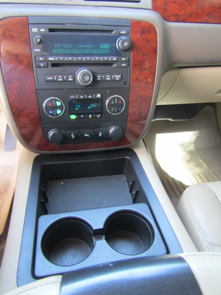 Chevrolet Suburban LT 1500 2WD 2014