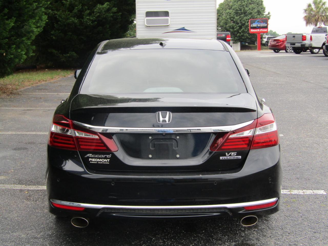 Honda Accord Touring V6 Sedan 6-Spd AT 2017