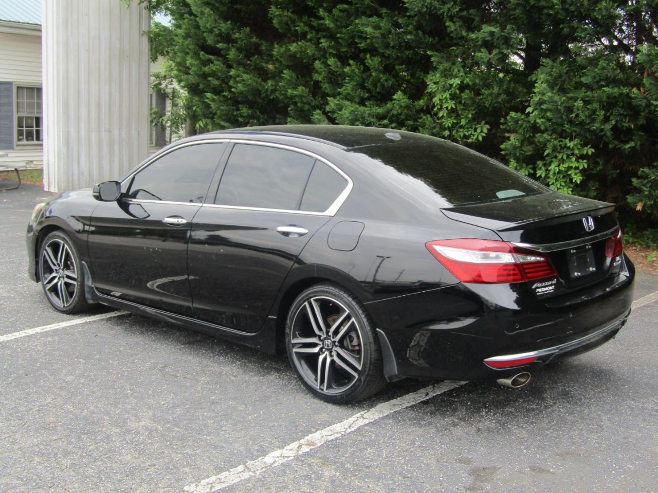 Honda Accord Touring V6 Sedan 6-Spd AT 2017