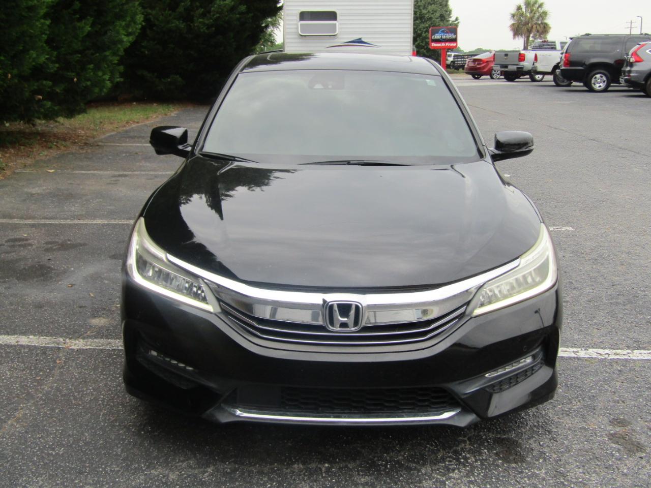 Honda Accord Touring V6 Sedan 6-Spd AT 2017