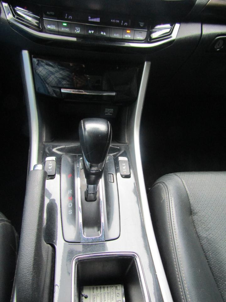 Honda Accord Touring V6 Sedan 6-Spd AT 2017