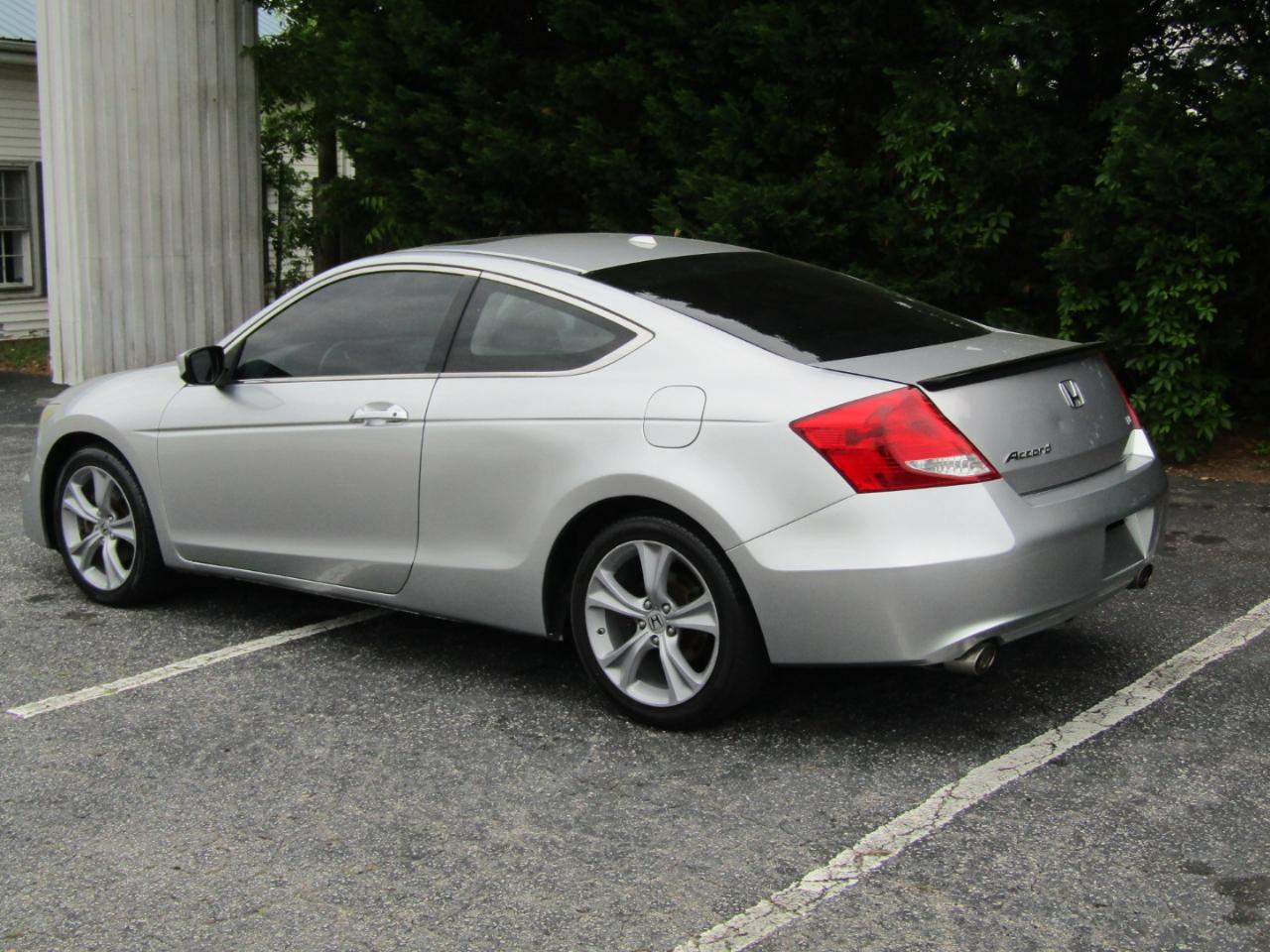 Honda Accord EX-L V-6 Coupe AT 2011