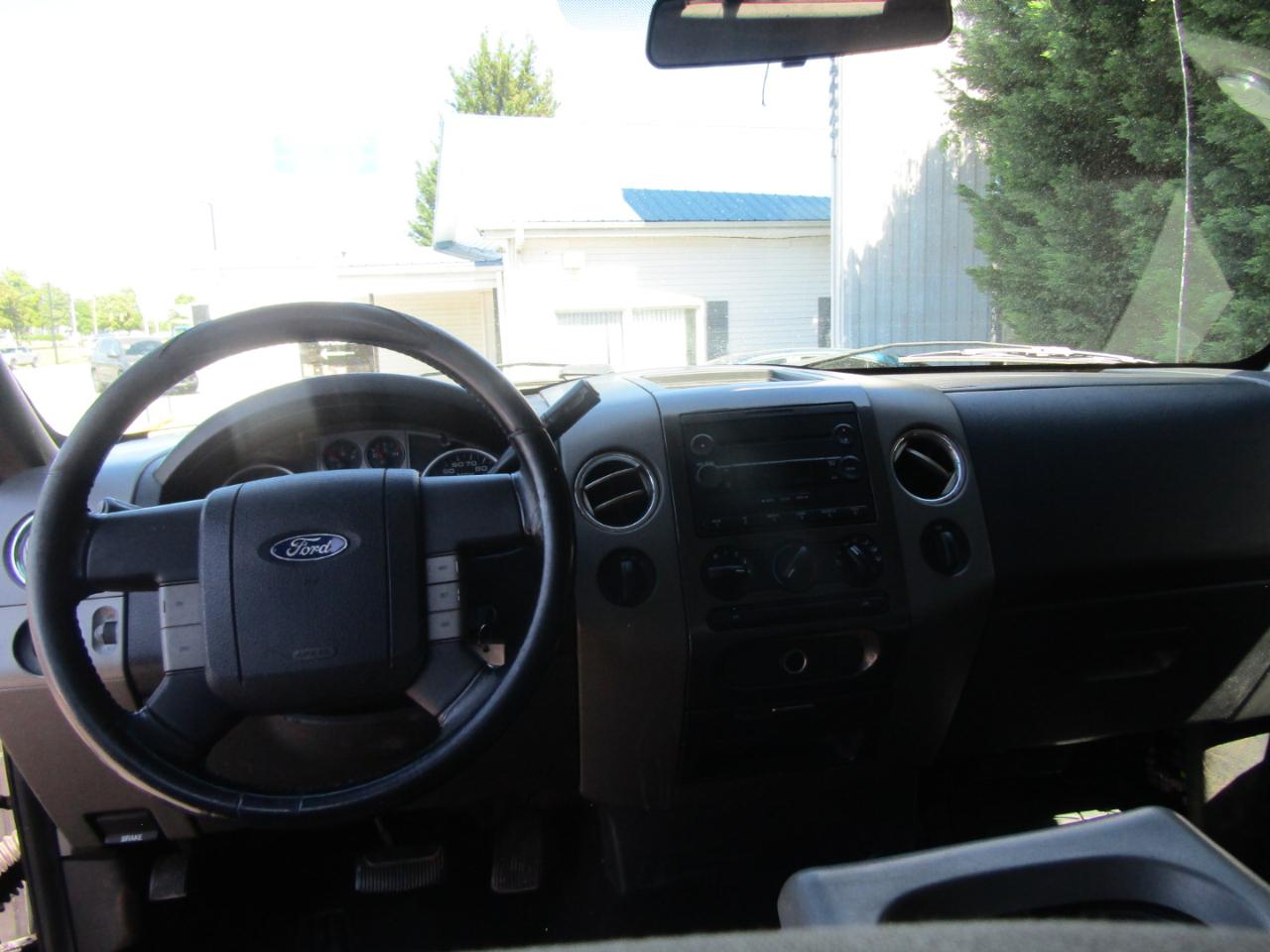 Ford F-150 Lariat SuperCrew 4WD 2004