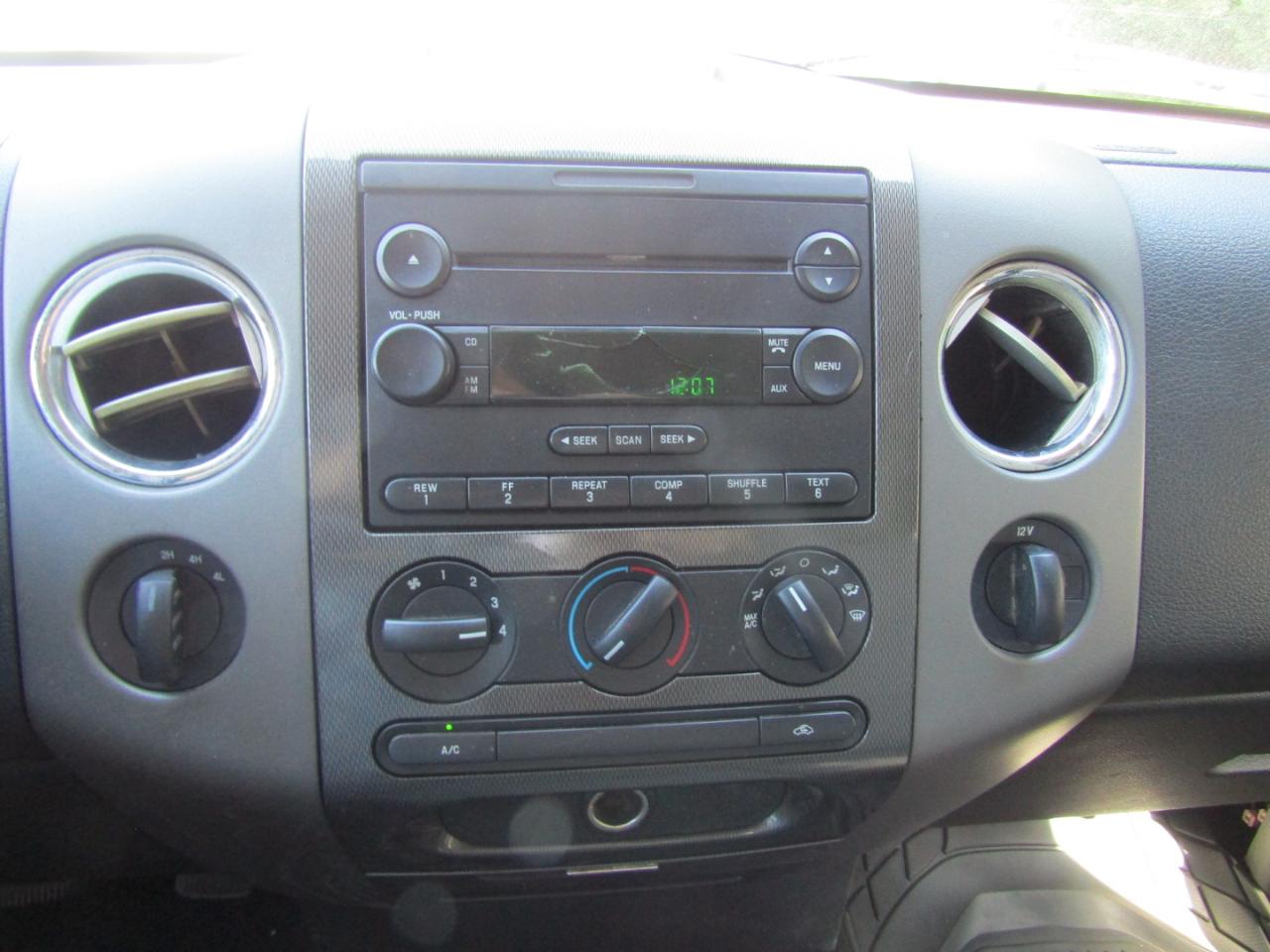 Ford F-150 Lariat SuperCrew 4WD 2004