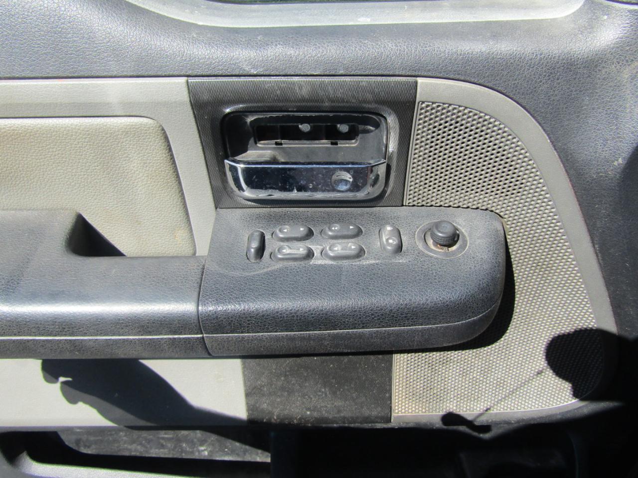 Ford F-150 Lariat SuperCrew 4WD 2004