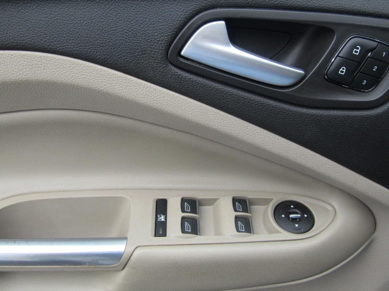 Ford Escape SEL 4WD 2013