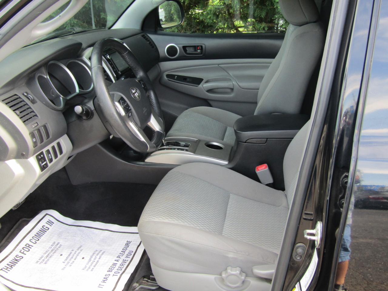 Toyota Tacoma PreRunner Double Cab V6 5AT 2WD 2015