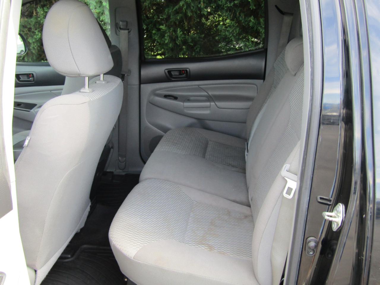 Toyota Tacoma PreRunner Double Cab V6 5AT 2WD 2015