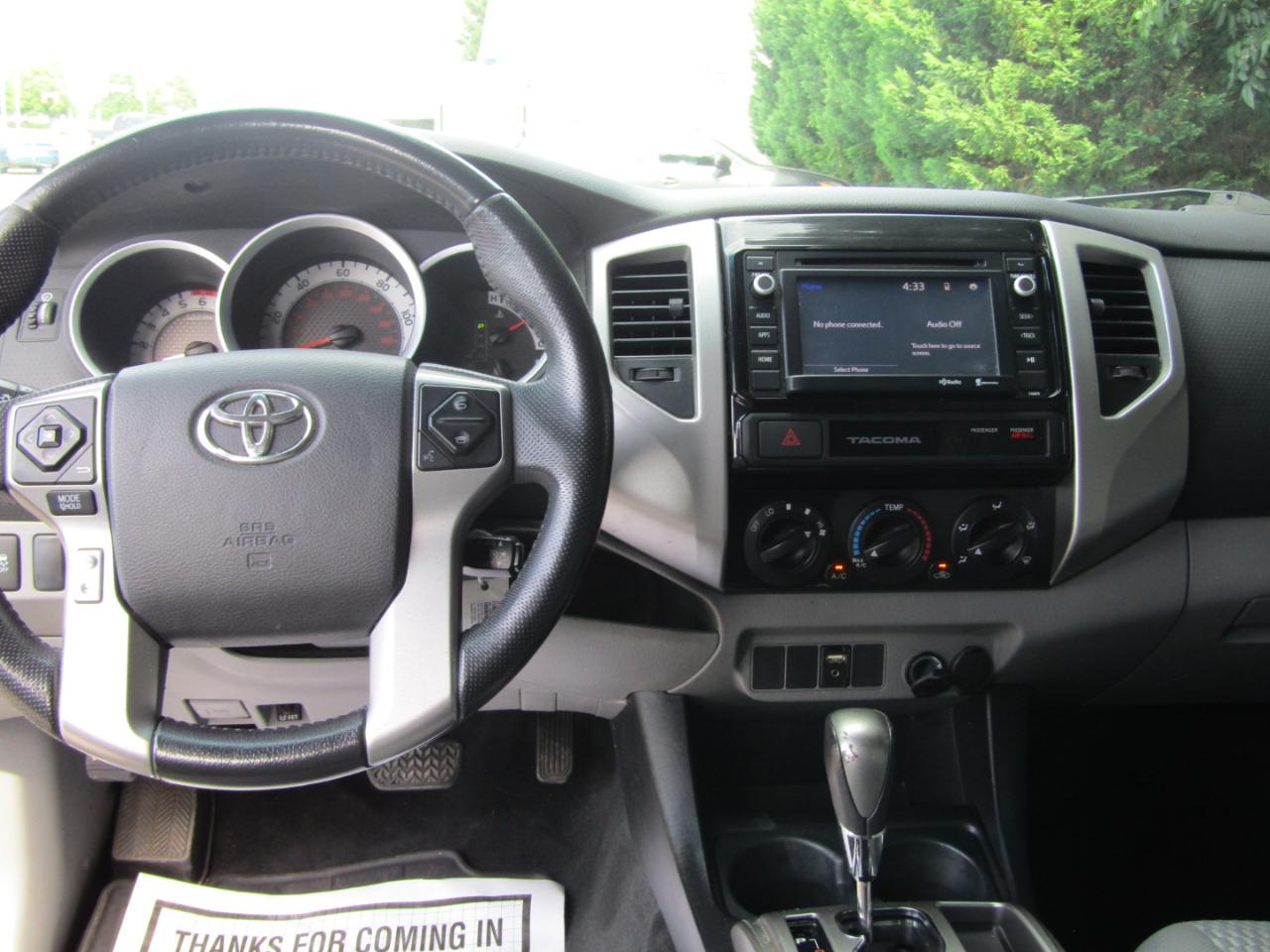 Toyota Tacoma PreRunner Double Cab V6 5AT 2WD 2015