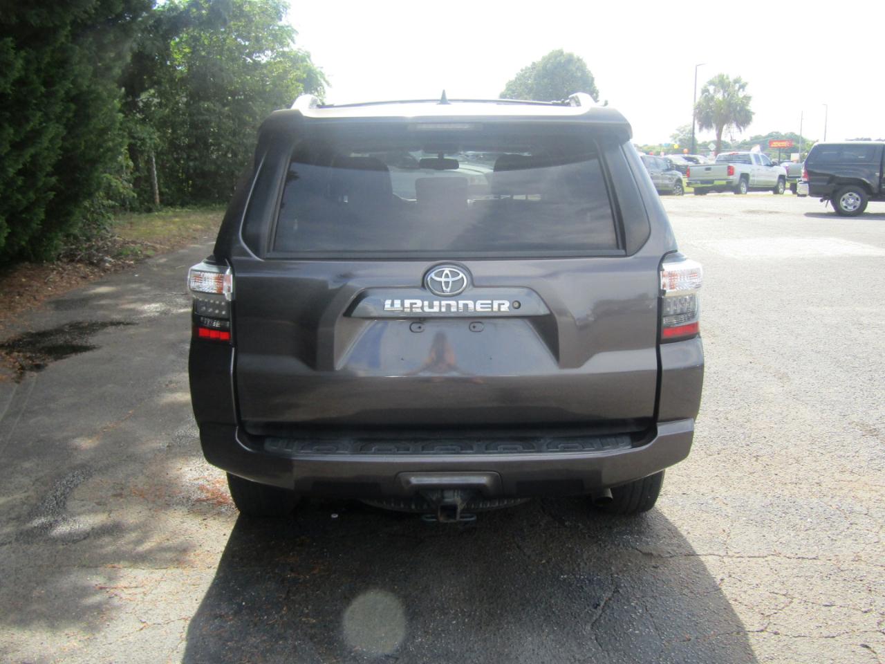 Toyota 4Runner SR5 2WD 2015