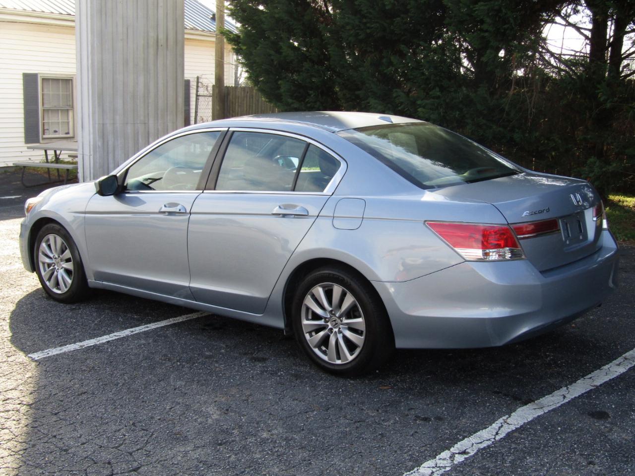 Honda Accord EX-L Sedan AT 2011