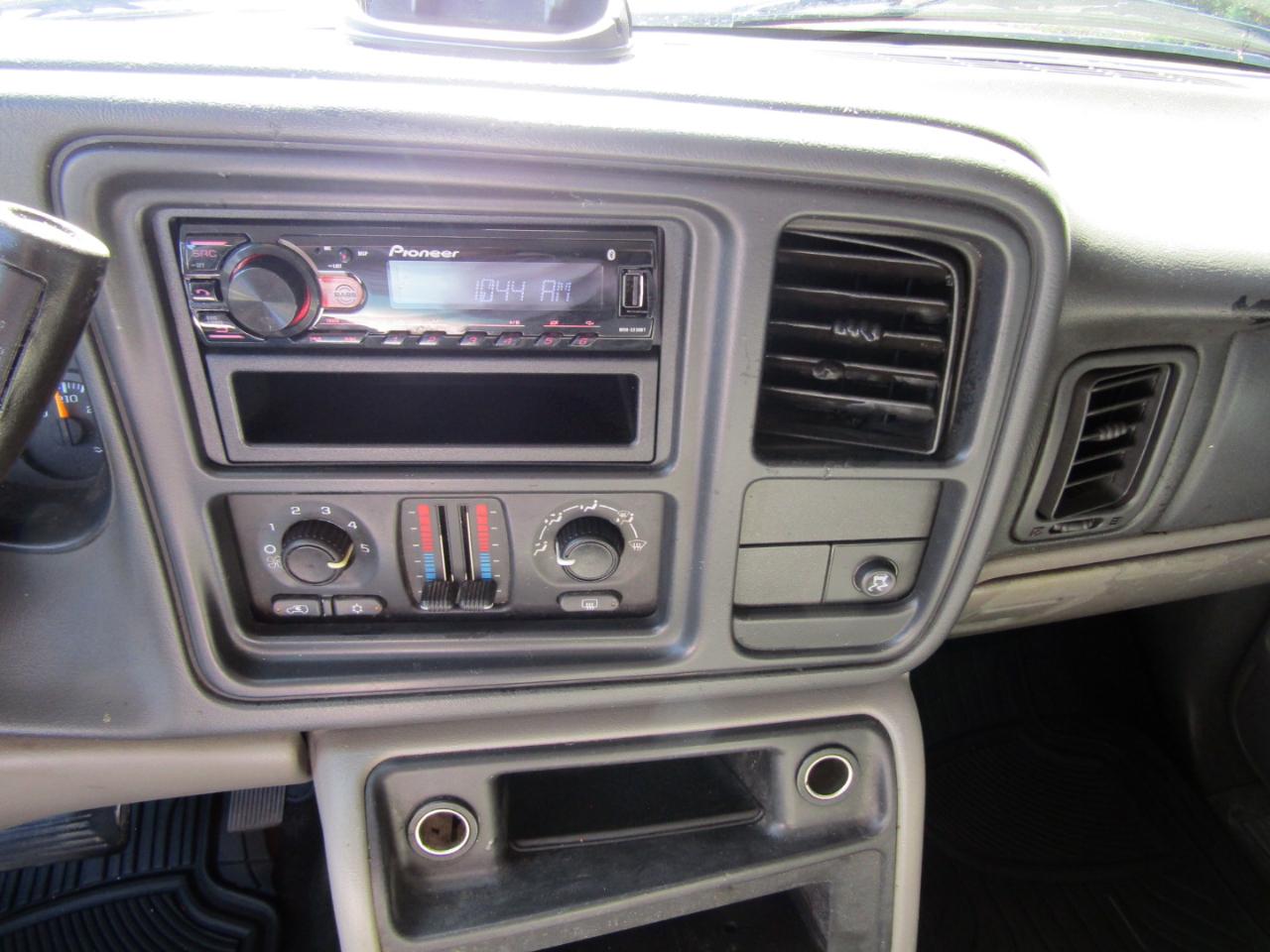 Chevrolet Suburban 1500 2WD 2006