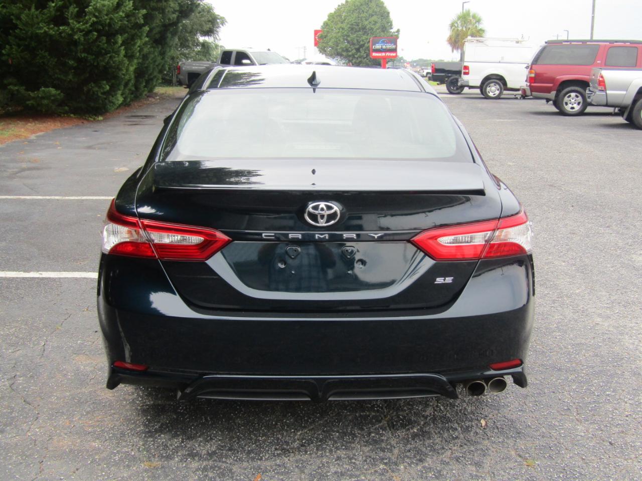Toyota Camry SE 2020
