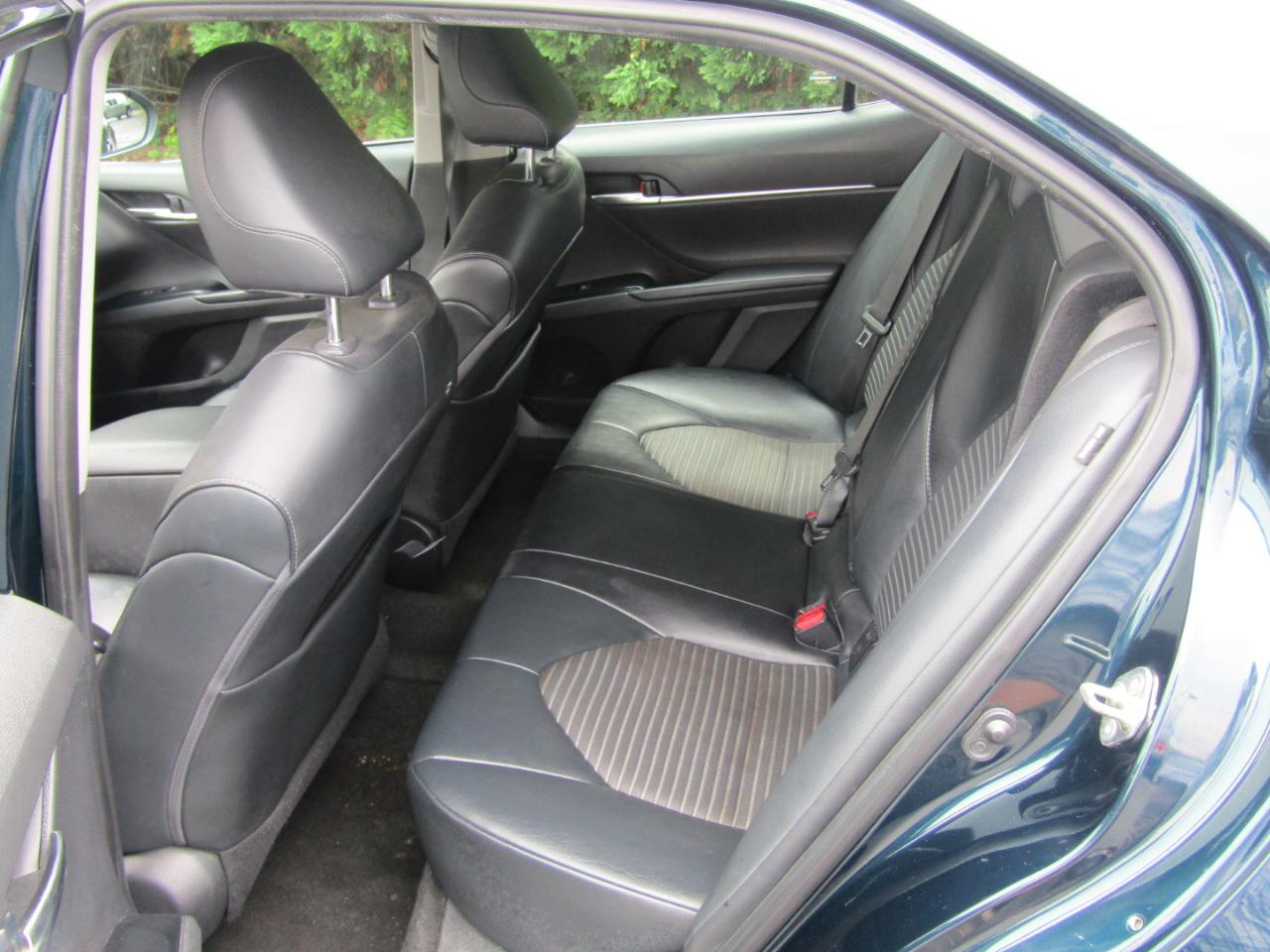 Toyota Camry SE 2020