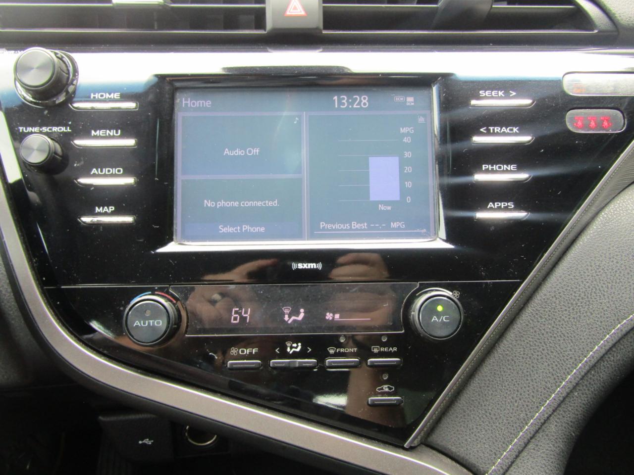 Toyota Camry SE 2020