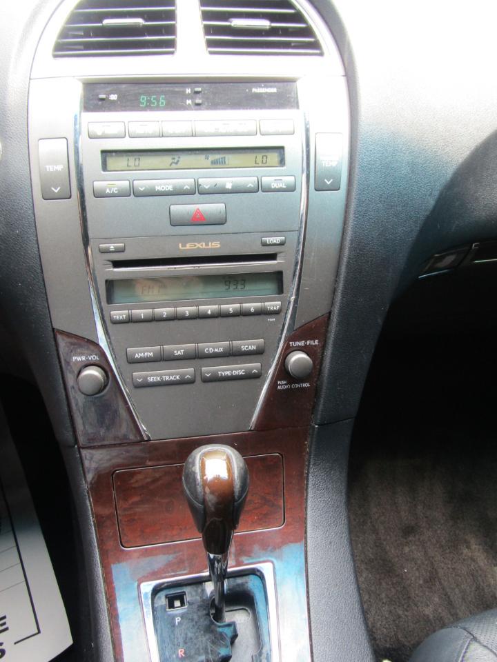 Lexus ES 350 Sedan 2011