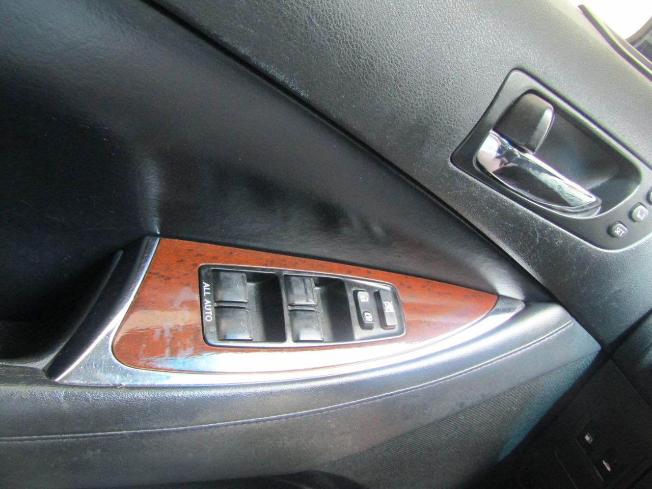 Lexus ES 350 Sedan 2011