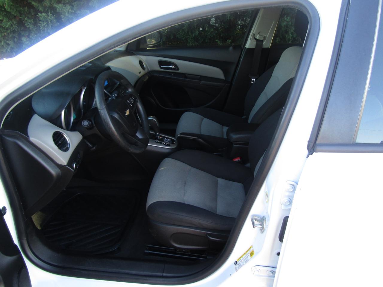 Chevrolet Cruze LS Auto 2014