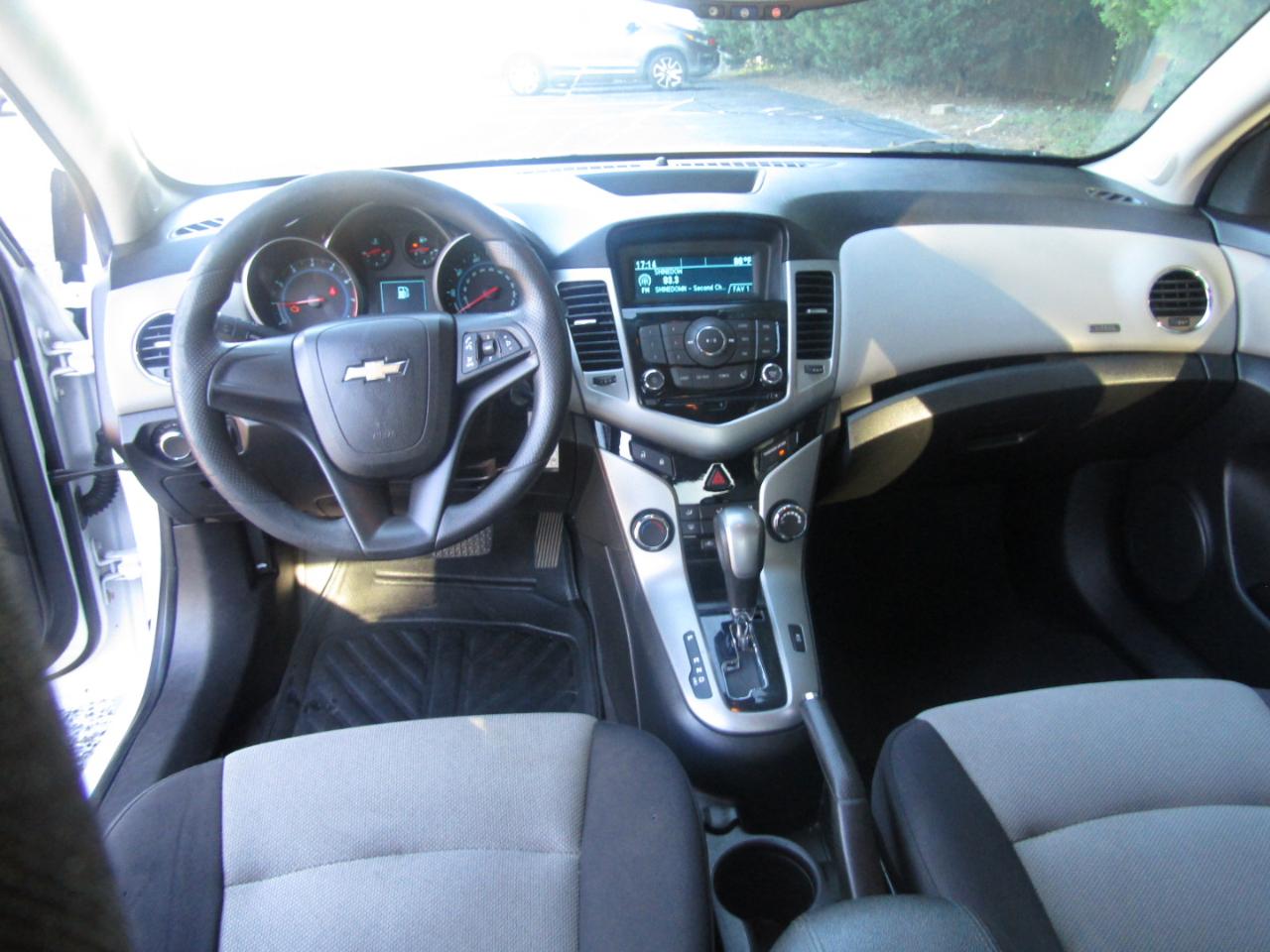 Chevrolet Cruze LS Auto 2014
