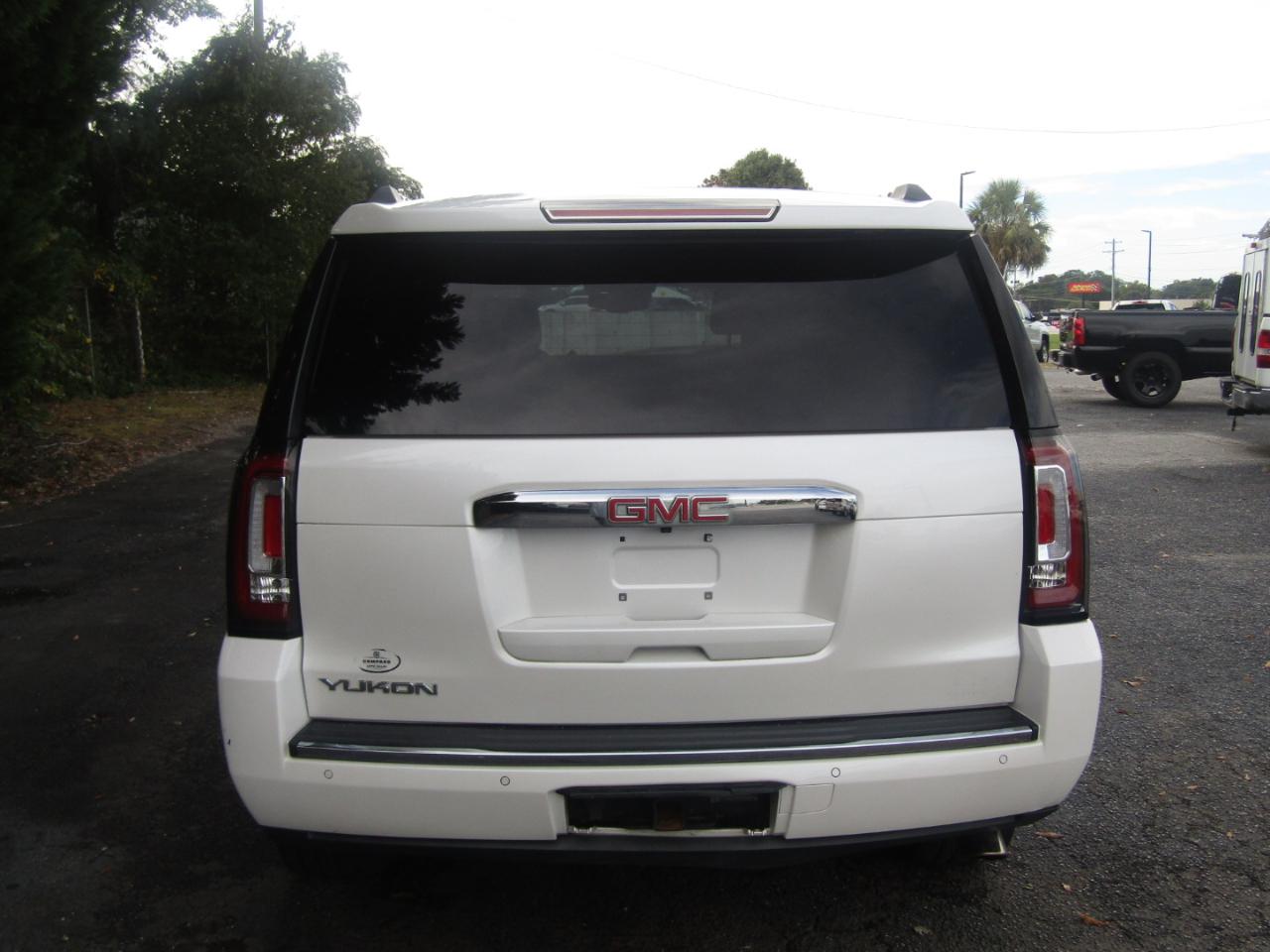 GMC Yukon Denali 4WD 2016
