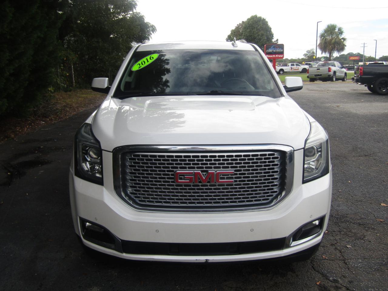 GMC Yukon Denali 4WD 2016