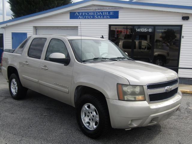 Pewter 2007 Chevrolet Avalanche Pickup Truck Rear-Wheel Drive Automatic