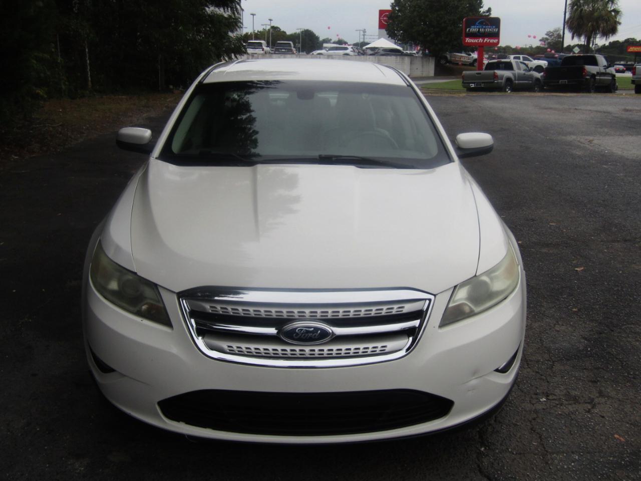 Ford Taurus SEL FWD 2011