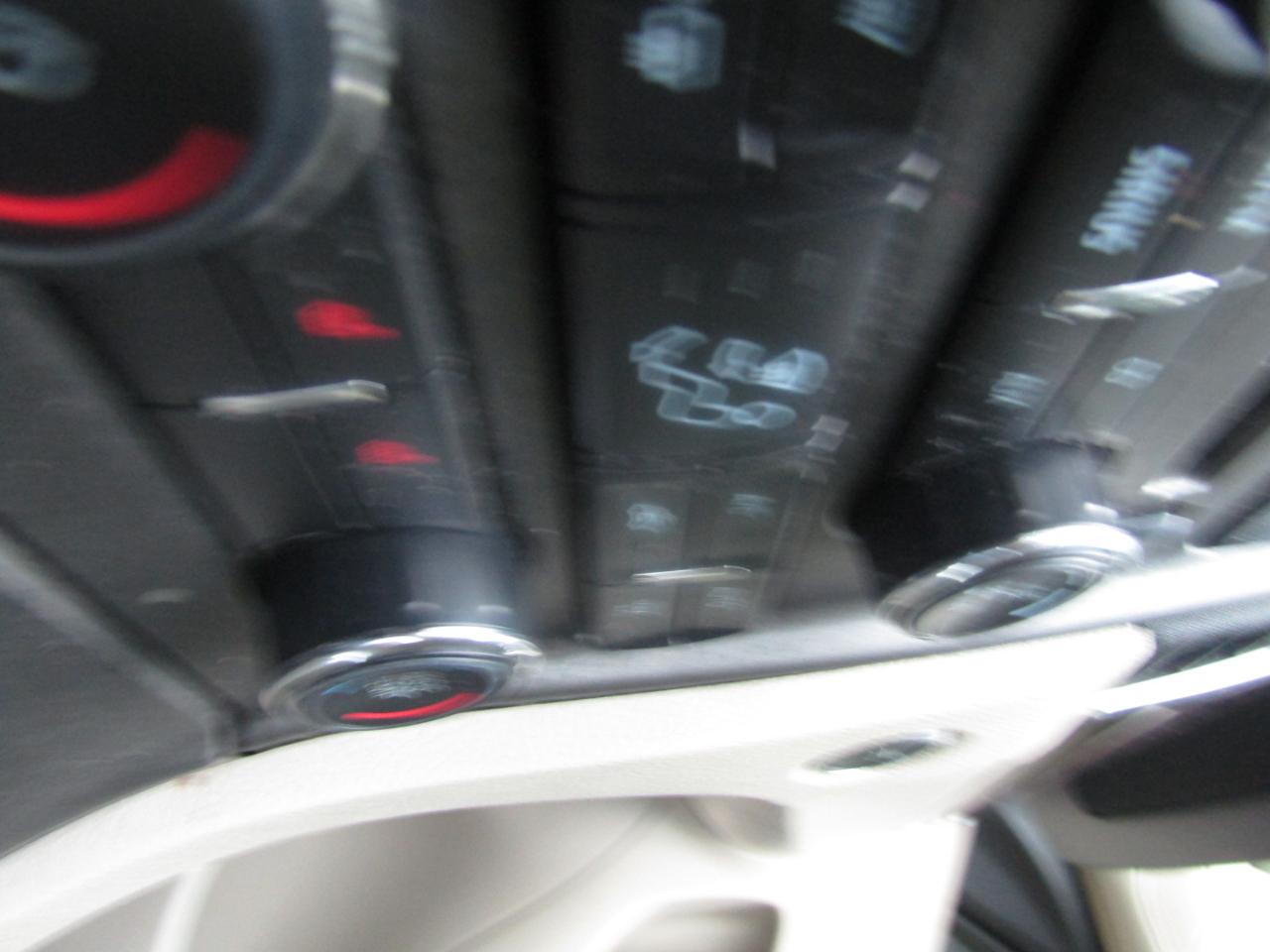 Ford Taurus SEL FWD 2011