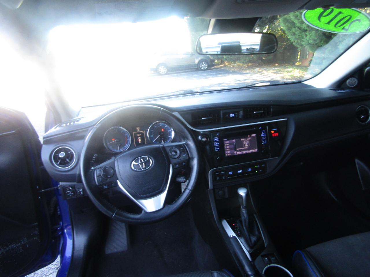 Toyota Corolla XLE CVT 2019
