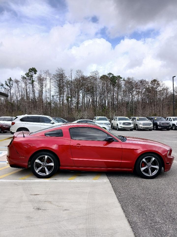 Ford Mustang V6 Coupe 2013