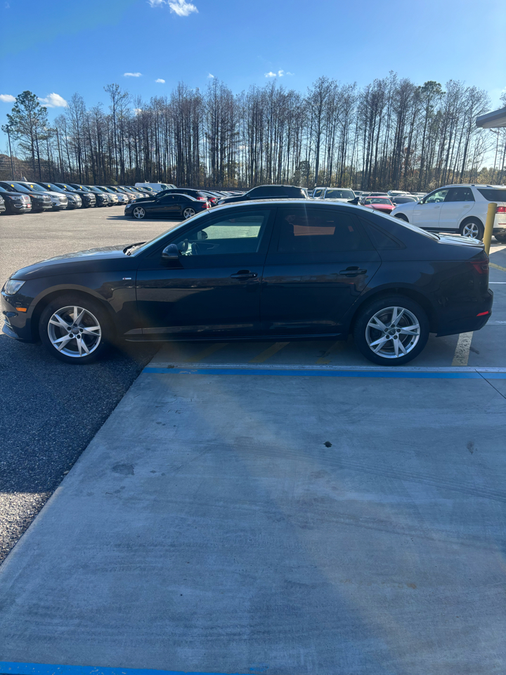 Audi A4 2.0T Premium Sedan 2018
