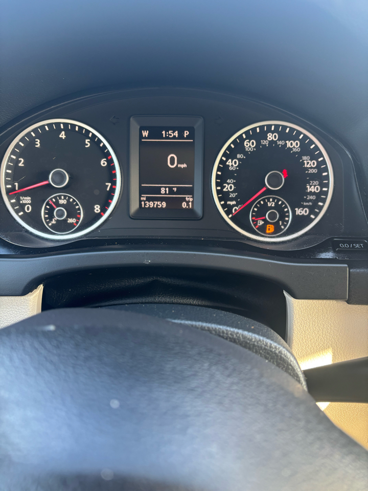 Volkswagen Tiguan S 2015