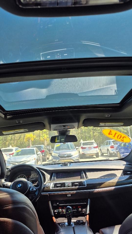 BMW 5-Series Gran Turismo 550i xDrive 2014