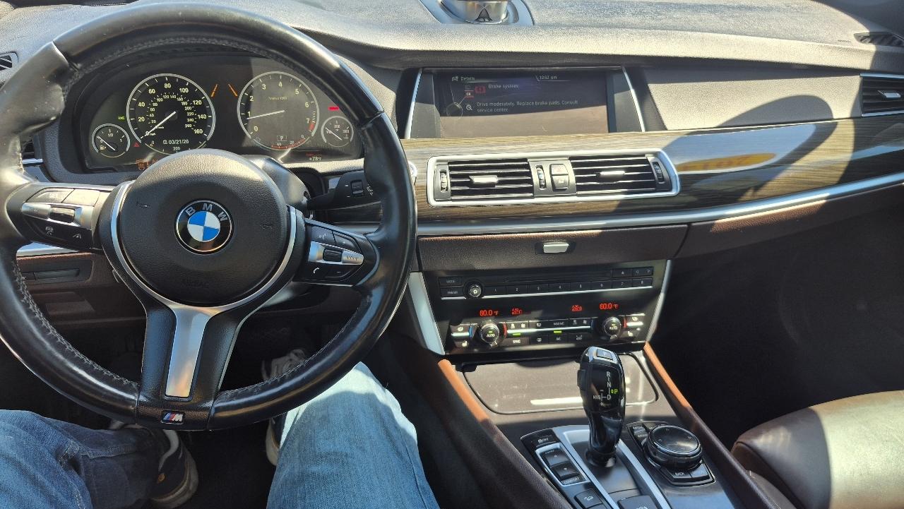 BMW 5-Series Gran Turismo 550i xDrive 2014