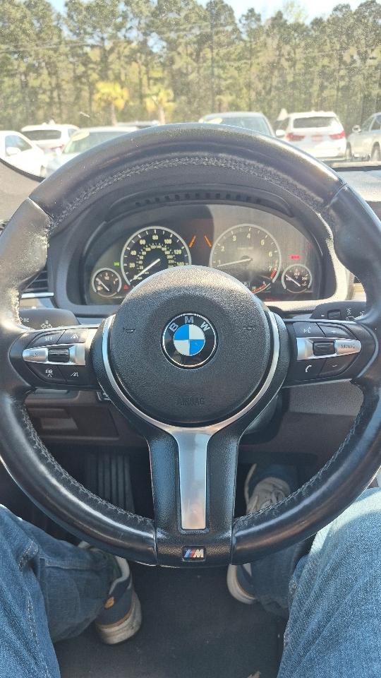 BMW 5-Series Gran Turismo 550i xDrive 2014