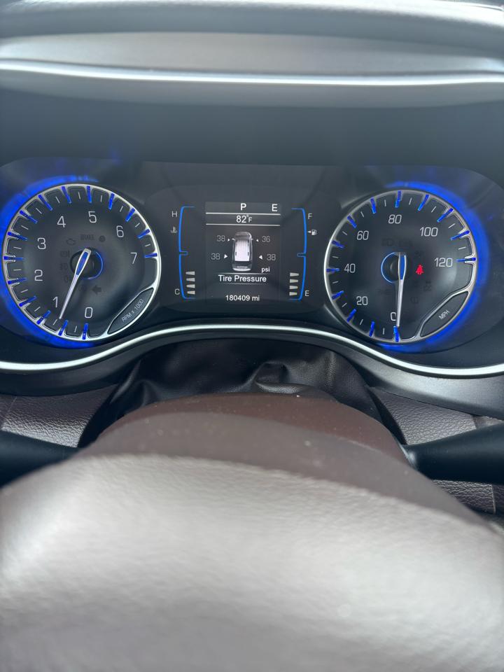 Chrysler Pacifica LX 2017