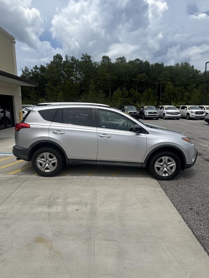 Toyota RAV4 LE FWD 2015