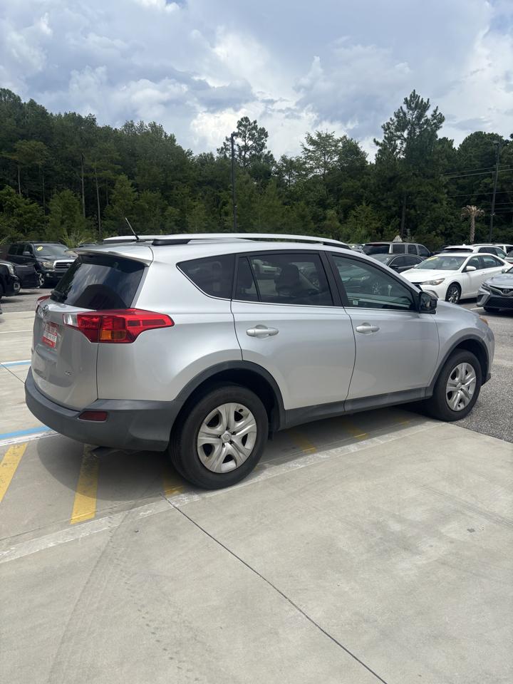 Toyota RAV4 LE FWD 2015