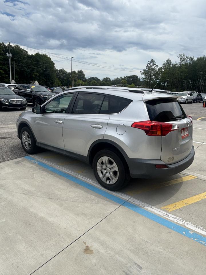 Toyota RAV4 LE FWD 2015