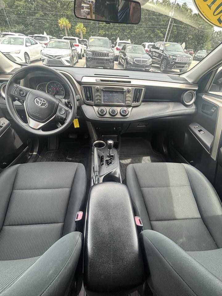 Toyota RAV4 LE FWD 2015