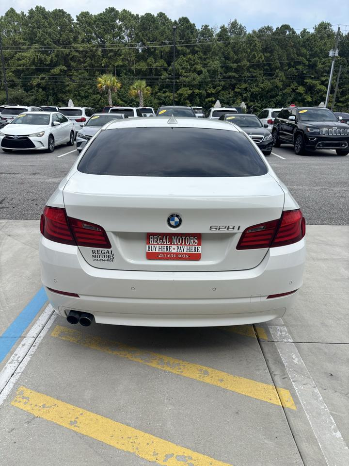 BMW 5-Series 528i 2012