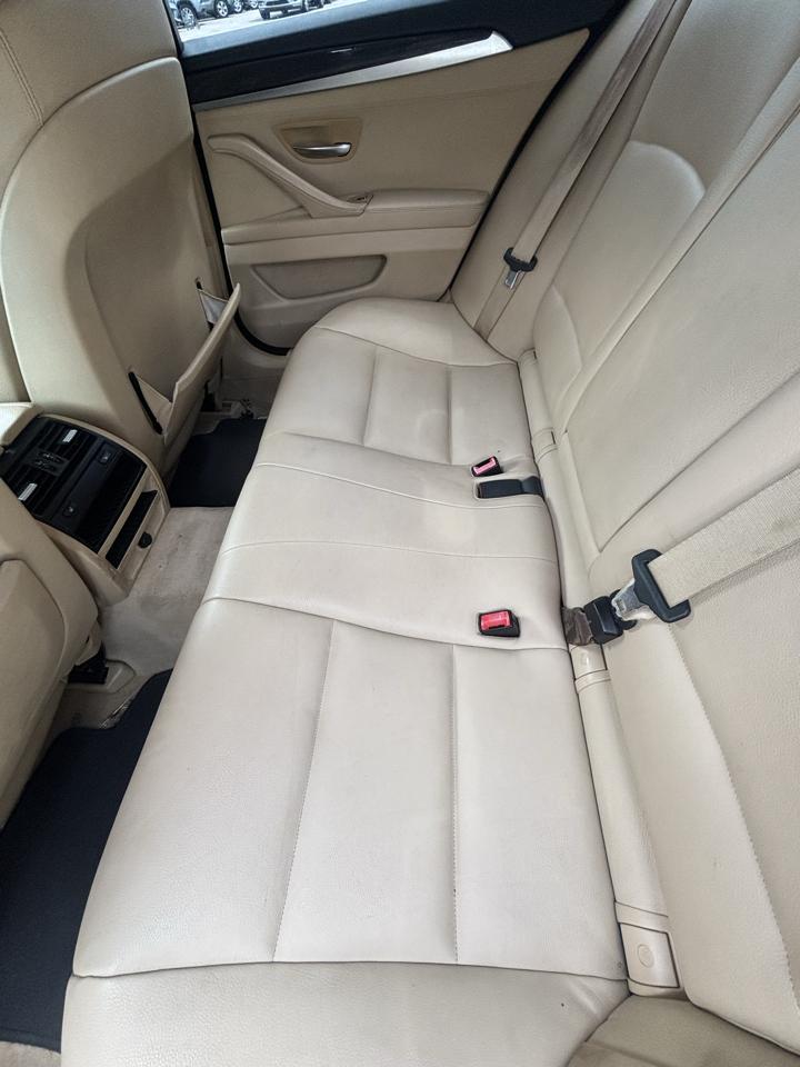 BMW 5-Series 528i 2012