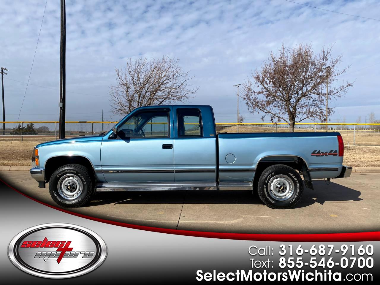 Chevrolet 1500 Pickups Ext Cab 141.5" 4WD 1990