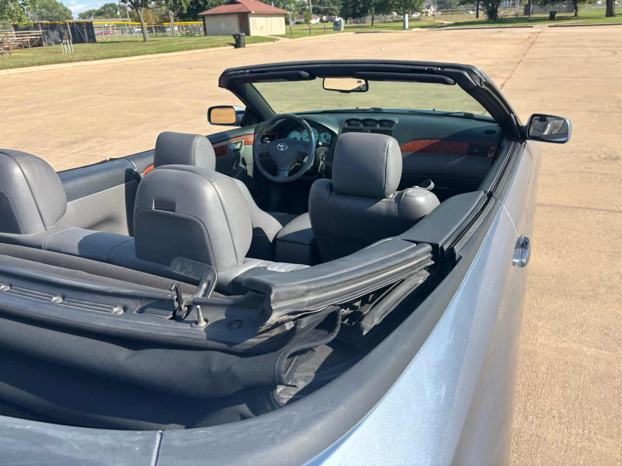 2006 Toyota Camry Solara SE photo 9