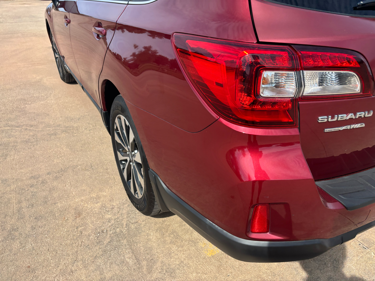 2016 Subaru Outback 2.5i Limited photo 4