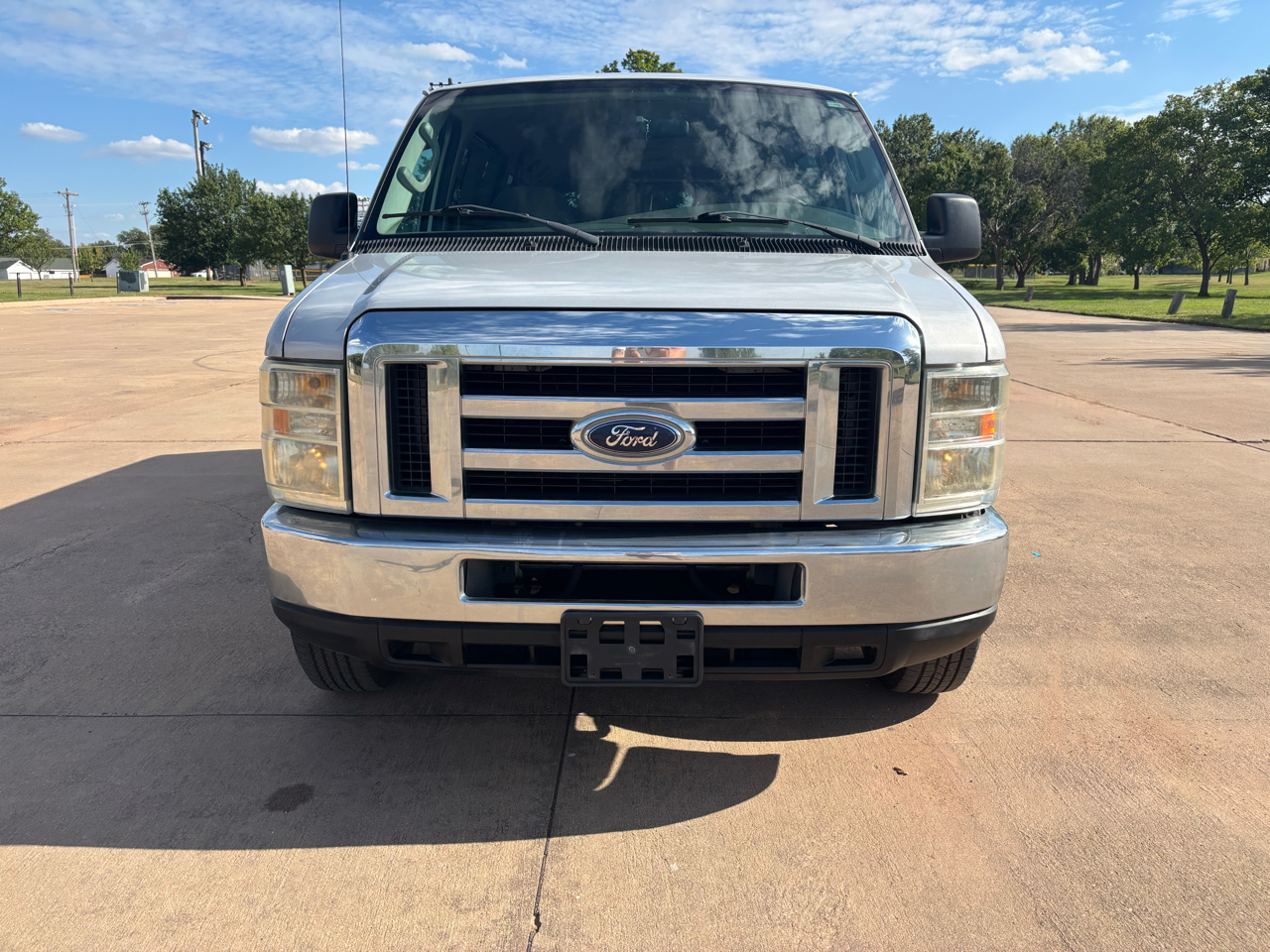 2008 Ford E-350 photo 5